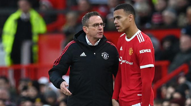 Manajer sementara MU Ralf Rangnick memainkan Mason Greenwood sebagai pemain pengganti dalam laga Liga Inggris melawan Crystal Palace di Old Trafford, 5 Desember 2021.(Paul ELLIS / AFP)