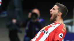 1. Fabio Borini (AC Milan) - Keputusan AC Milan merekrut Borini dirasa mengejutkan sebagian pihak. Pasalnya striker berdarah Italia ini tidak memiliki catatan istimewa saat membela Sunderland. (AFP/ Lindsey Parnaby)