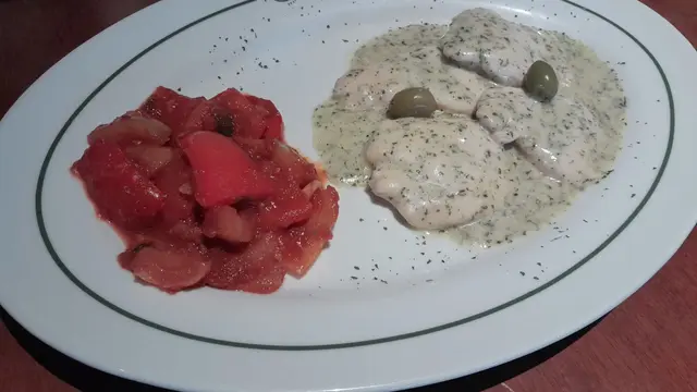 Salah satu sajian Italia yang Stefania Vigone hadirkan di Pippo Restoran dalam pekan tersebut adalah Scaloppine Di Pollo Al Limone Con Peperonata.