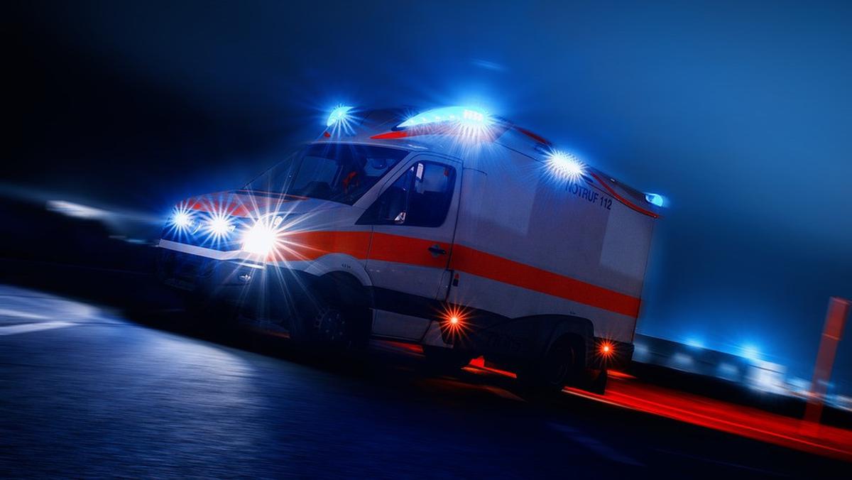 Ilustrasi mobil ambulans (Pixabay)