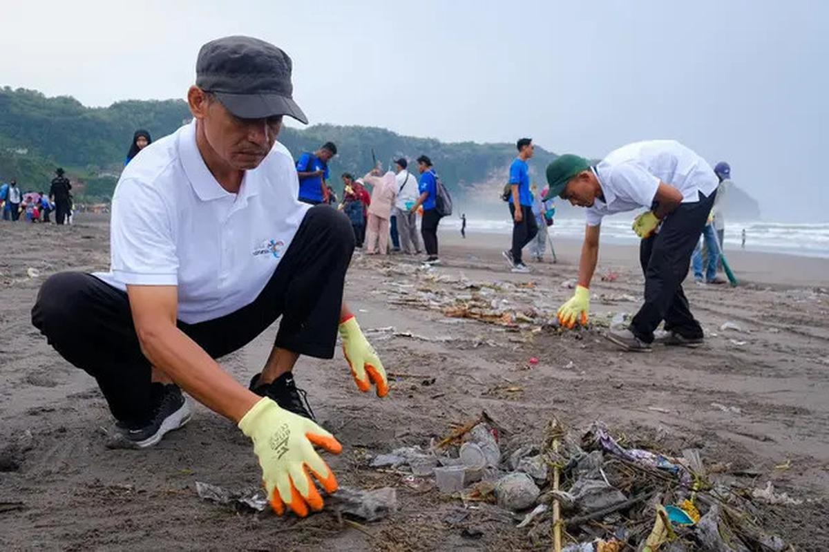 Mengapa Pantai Parangtritis Jadi Lokasi Peluncuran Gerakan Wisata Bersih Kemenpar?