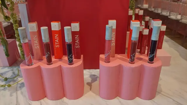 Shandy Aulia Luncurkan Hydrating Lip Stain. dok. Istimewa