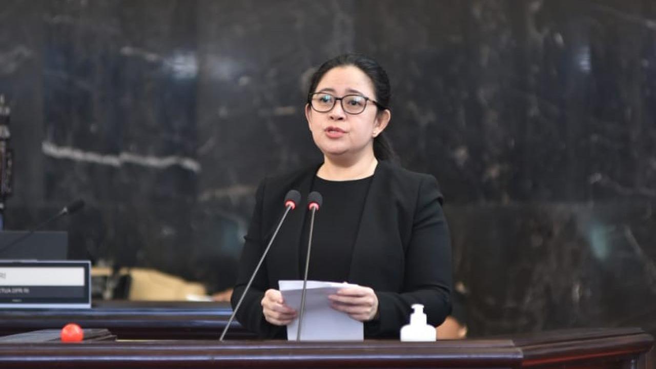 Ketua DPR RI Puan Maharani di Rapat Paripurna DPR RI dalam rangka ulang tahun ke-75 DPR