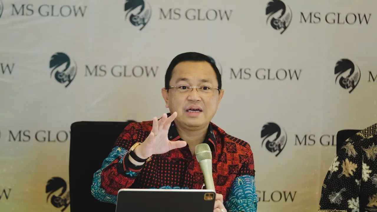 Arman Hanis, kuasa hukum MS Glow saat melakukan konferensi pers di J99 Tower, Jakarta Selasa (29/7/2022)