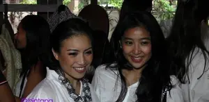 Sudah lima tahun belakangan ini, Olivia Zalianty banyak belajar seni peran di sebuah panggung teater. Kabarnya, tahun ini ia akan bermain dalam sebuah film dan teater. Seperti apa sih perbedaan antara akting dalam film dan akting di atas panggung?