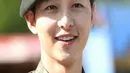 Para netizen dan responden menganggap tubuh Song Joong Ki terlalu kurus dan kurang berisi. Sehingga ia kurang pantas mendapatkan gelar aktor dengan tubuh terbaik. (Soompi/Bintang.com) 