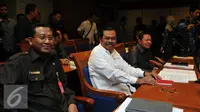 Jaksa Agung HM Prasetyo (Tengah) saat menghadiri rapat dengan Pansus Pelindo, di Jakarta, Kamis (29/10/2015). Dalam rapat ini DPR meminta penjelasan Kejagung terkait kasus Pelindo II. (Liputan6.com/Johan Tallo)