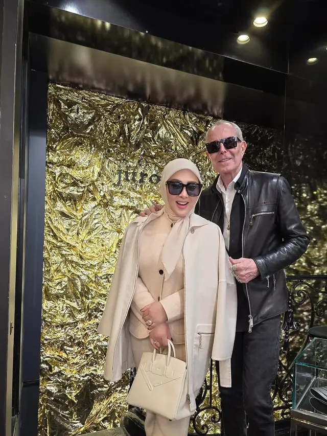 Gaya Glamor Syahrini Saat Private Shopping di Paris Bareng Reino Barack, Tampil Elegan dengan Tas Hermes Rp680 Juta-an