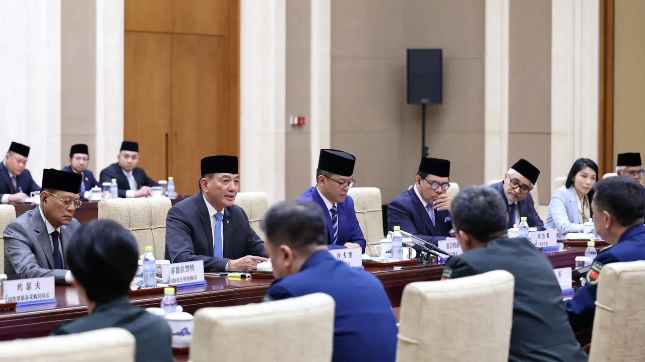 Menteri Pertahanan Sjafrie Sjamsoeddin menghadiri Pertemuan Pertama 2+2 RI – RRT yang mempertemukan Menteri Luar Negeri dan Menteri Pertahanan dari kedua negara, bertempat di Beijing, RRT, pada Senin (21/4/2025)