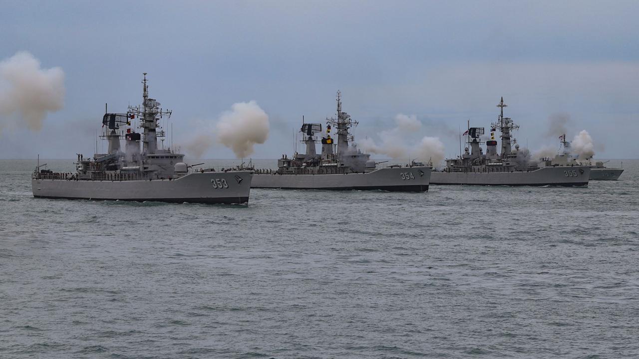 FOTO: Parade Kapal Perang dan Atraksi Prajurit  TNI AL Meriahkan Sailing Pass 2025