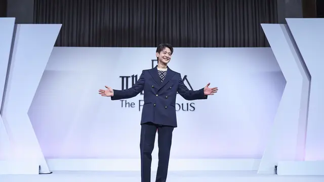 Minho SHINee dalam konferensi pers The Fabulous (Netflix)