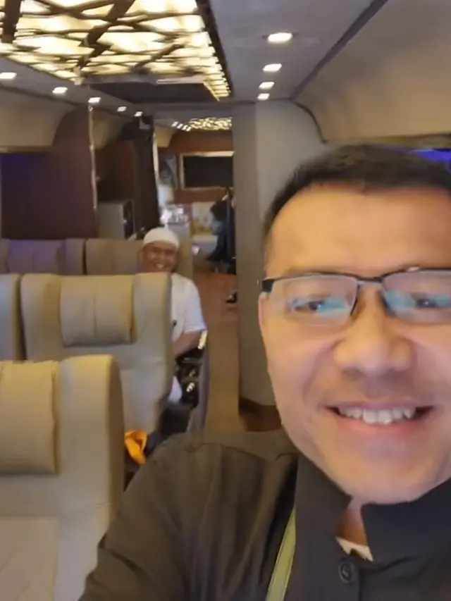 Potret Interior Bus Rombongan Anang Hermansyah