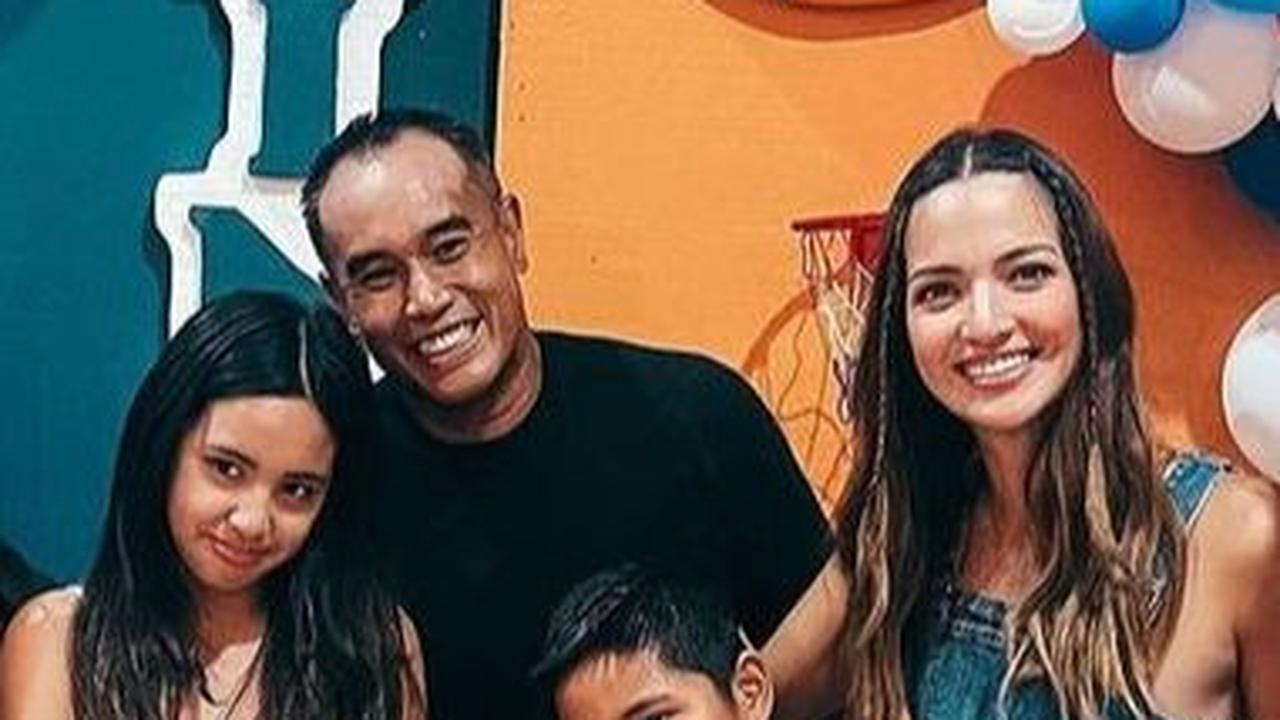 Mikhayla Curi Perhatian, 8 Foto Keluarga Nia Ramadhani Saat Rayakan Ultah Mainaka