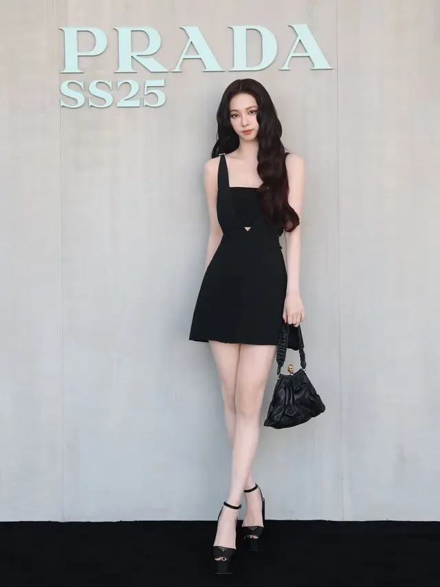 Gaya Rambut Karina aespa Hadiri Milan Fashion Week, Hadirkan Visual Kiyowo yang Berbeda Meski Pakai Dress yang Sama