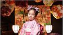 Sementara Gempi tampil menggemaskan dalam balutan kimono berwarna pink. (Instagram/gadiiing).
