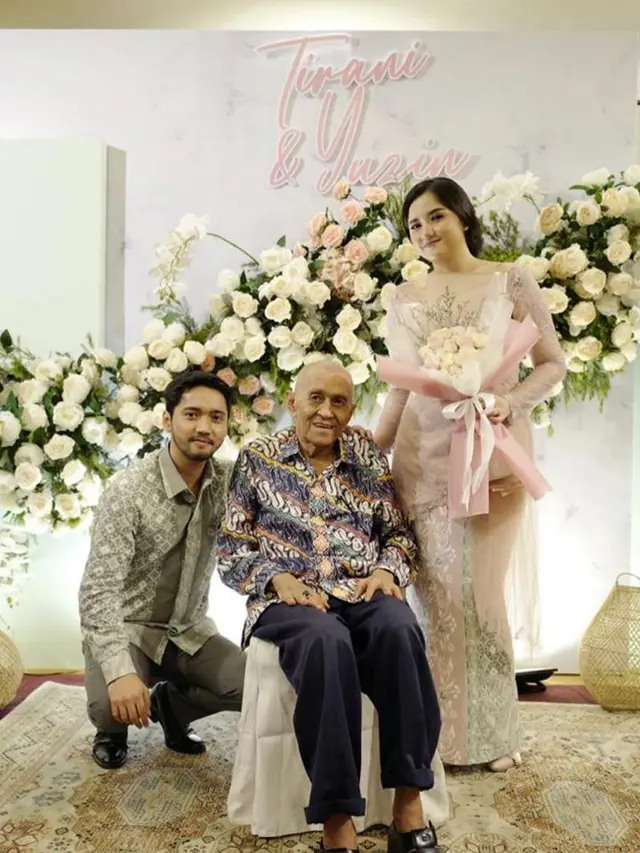 Lamaran Tirani Dwitasari. (Sumber: Instagram/tiranidsr)