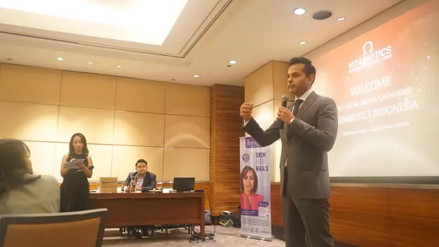 Rohit Shelatkar hadir dalam “Social Media Gathering” with Vitabiotics di Jakarta, Desember 2023. (Foto: Dok. Istimewa)