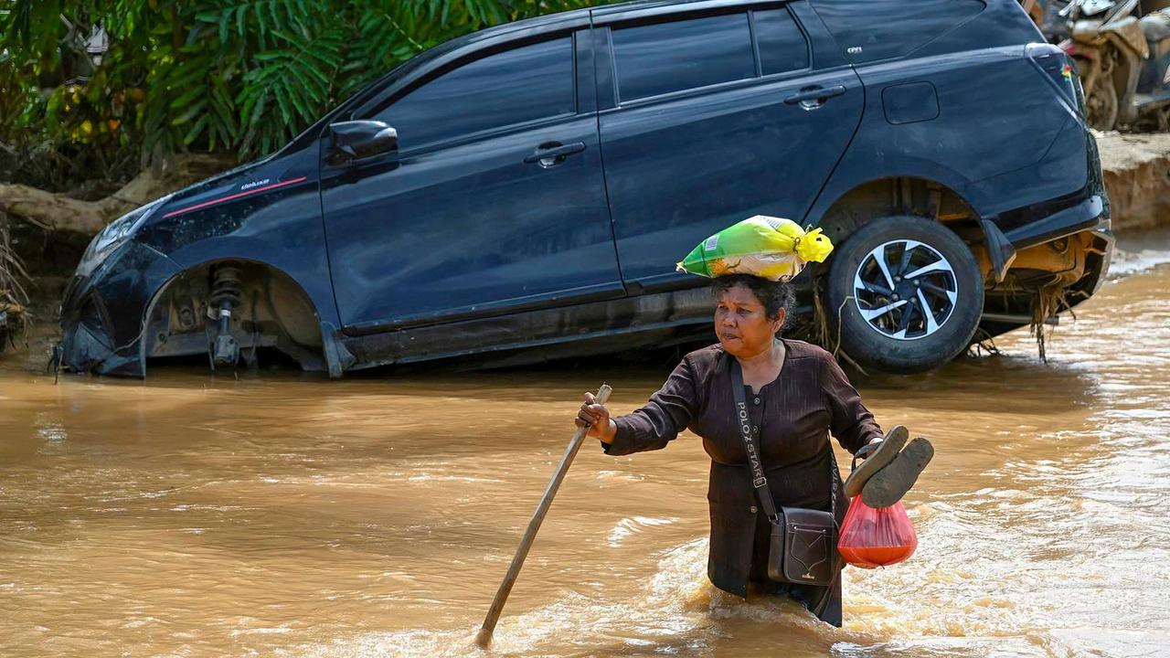 FOTO: Wilayah Masih Tergenang, Situasi Paska Banjir Bandang  di Tapanuli Tengah Belum Pulih