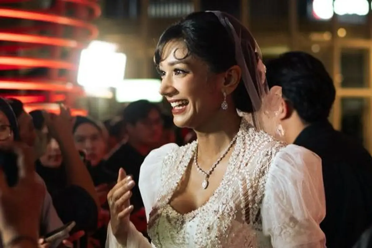 Potret Fanny Ghassani di Gala Premier Film Sebelum 7 Hari (credit: instagram/fannyghassani)