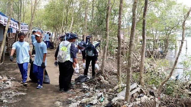 PHOTO: Tumbuhkan Kepedulian Melalui Gerakan Cinta Laut