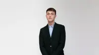Anwar Hadid Dibaptis, Bella Hadid Beri Reaksi
