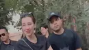 Thariq, yang masih lajang, mengajak Ameena dan Azura untuk menghabiskan waktu bersama di tempat wisata tersebut. Netizen memuji pasangan selebriti ini, menyatakan bahwa mereka sudah tampak cocok menjadi orangtua meski belum menikah. (Liputan6.com/IG/@aaliyahmassaid)