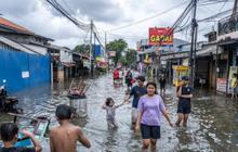 Hujan Deras Mengguyur Jakarta Sejak Dini Hari, 61 RT Terendam Banjir