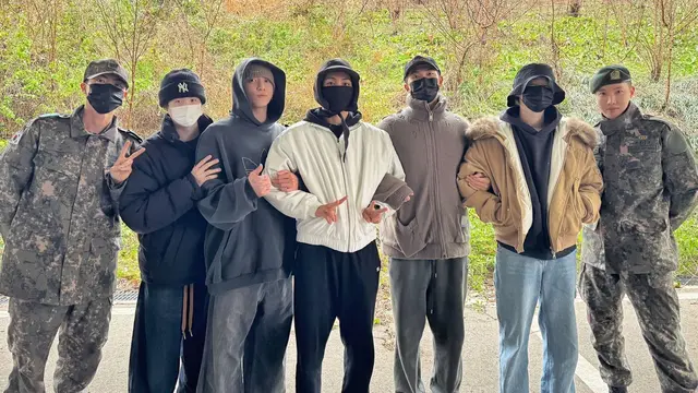 BTS sebelum V dan RM berangkat wamik. (Twitter/ BTS_twt)