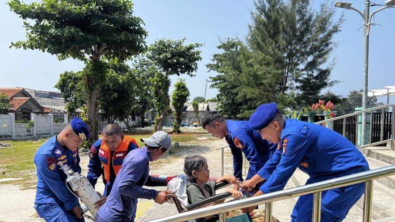 Polda Metro Jaya Evakuasi Lansia Sakit di Kepulauan Seribu, Wujud Pelayanan Humanis Polri