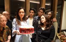 Potret Bahagia Maia Estianty Rayakan Ulang Tahun ke-49, Makan Malam Istimewa Bareng Suami, Sang Ayah, Anak-Anak hingga Calon Menantu
