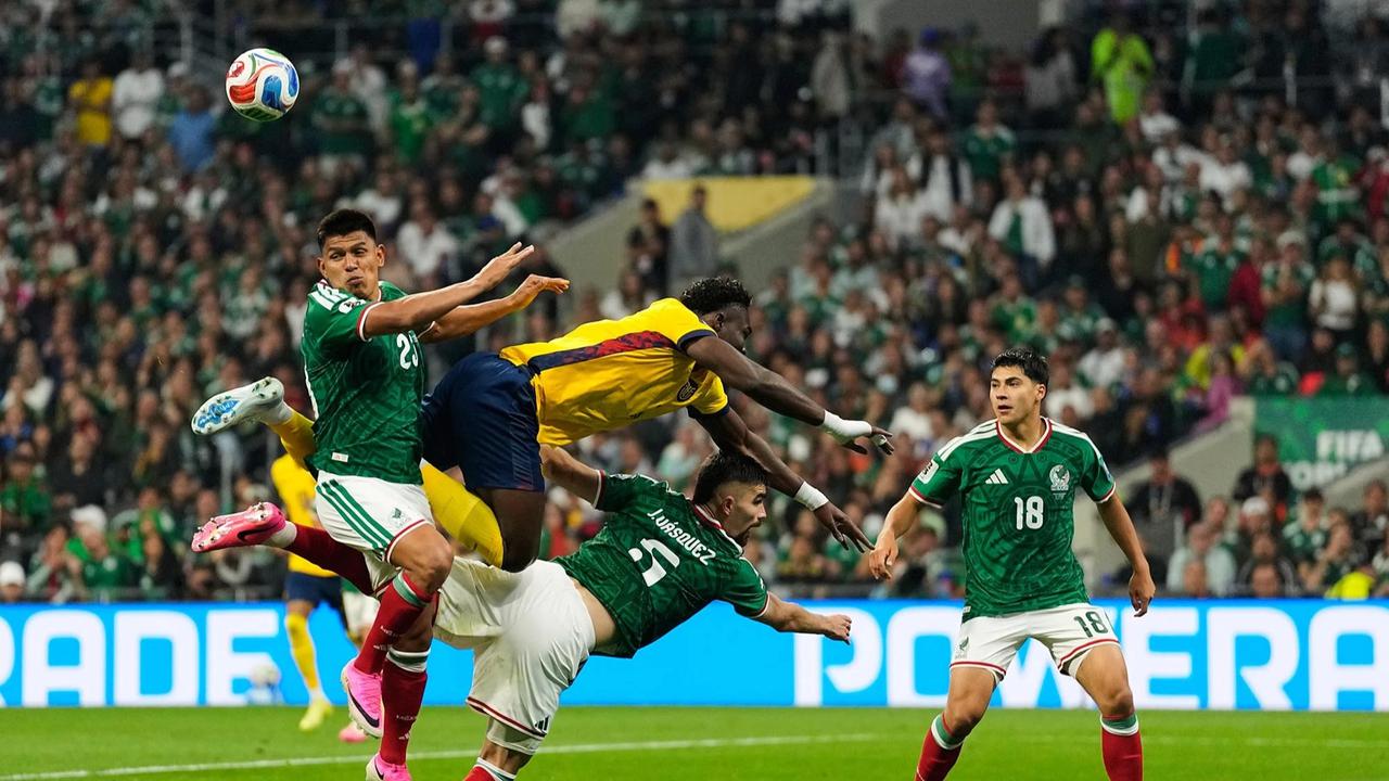 FOTO: Meksiko Raih Tiket Babak 16 Besar Setelah Kalahkan Ekuador