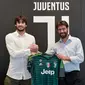 Mattia Perin resmi berseragam Juventus setelah menandatangani kontrak selama empat tahun hingga 2022. (Dok. Juventus)