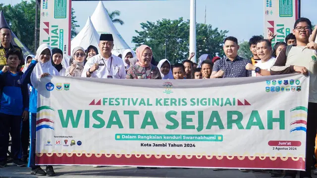 Festival Keris Siginjai yang masuk dalam rangkaian Kenduri Swarnabhumi 2024 menggelar kegiatan berfokus pada peningkatan kreativitas dan edukasi budaya turut serta didukung Kementerian Pendidikan, Kebudayaan, Riset, dan Teknologi (Kemendikbudristek).