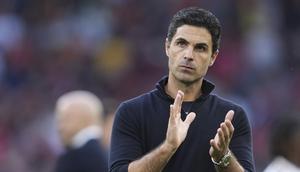 Manajer Arsenal, Mikel Arteta, bertepuk tangan usai pertandingan Liga Inggris&nbsp;melawan Liverpool&nbsp;di Anfield, Minggu, 31 Agustus 2025. (AP Photo/Jon Super)