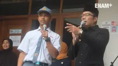Walikota Bandung Mengapresiasi keberanian 10 siswa SMA Negeri 6 Bandung yang mengejar pelaku bom panci hingga melarikan diri ke kantor kelurahan Arjuna