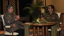 Keakraban Presiden SBY dan Presiden terpilih Joko Widodo saat mengadakan pertemuan di Nusa Dua, Bali, Rabu (27/8/14). (ANTARAFOTO/Nyoman Budhiana)