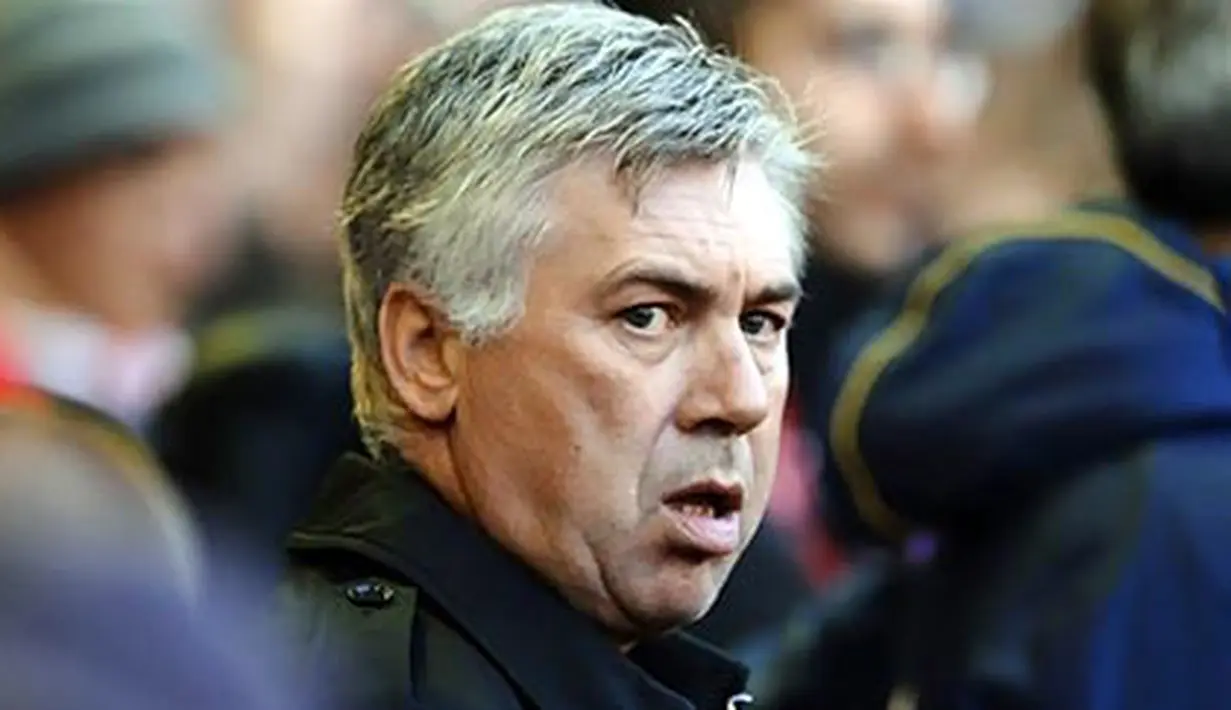 Manajer Chelsea Carlo Ancelotti sebelum laga kontra Liverpool dalam lanjutan Liga Premier di Anfield pada 7 November 2010. AFP PHOTO/PAUL ELLIS