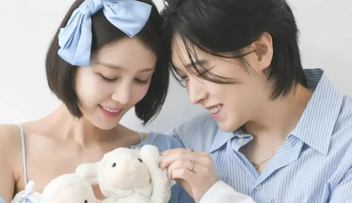 Namun begitu, keduanya belum membocorkan foto kelahiran sang pura. Menunjukkan wajah anak memang jarang dilakukan pesohor Korea Selatan karena menyangkut privasi. (foto: Instagram/ _liustudio_)