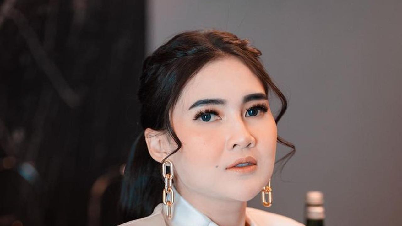 Kerap Diterpa Isu Pindah Agama <br>