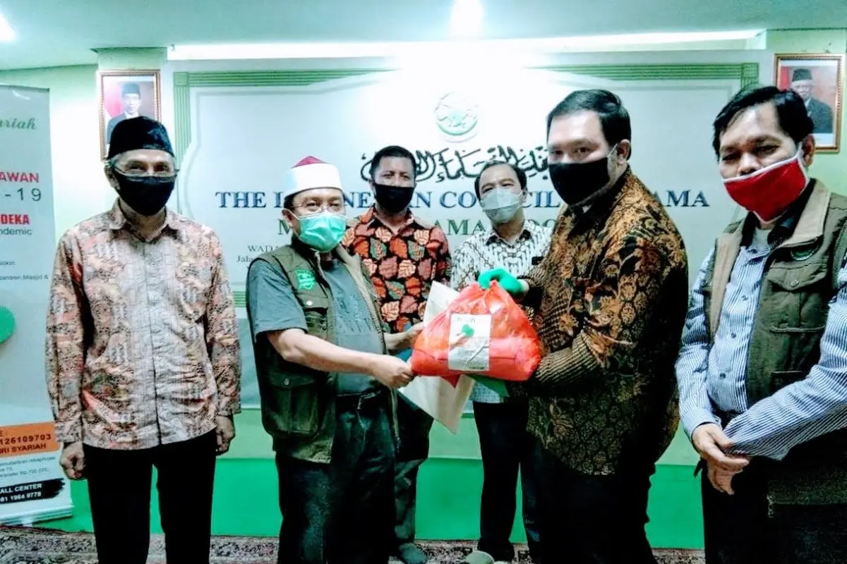 Bantuan 5 Ton Beras dan 5 Ton Minyak Serta Masker Melalui MUI