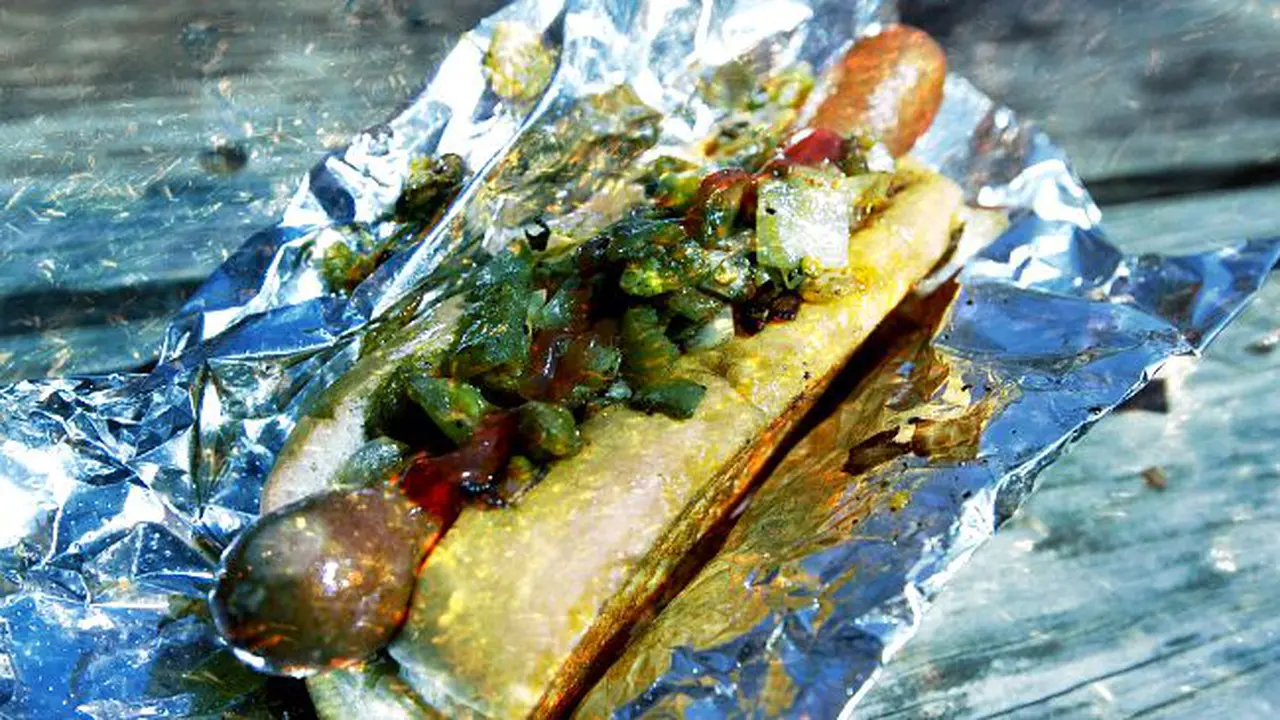 Puas Makan Hot Dog pada Hari Nasional Hot Dog