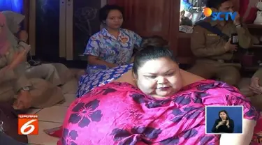 Miliki bobot 350 kilogram, Titi Wati, wanita penderita obesitas asal Palangka Raya, Kalteng, siap dibawa ke rumah sakit untuk penanganan lebih intensif.