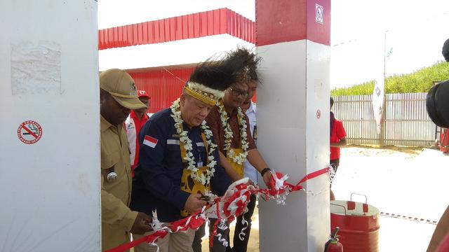 Peresmian BBM satu harga di  Distrik Mapia, Kabupaten Dogiyai, Papua. (Liputan6.com/Katharina Janur)