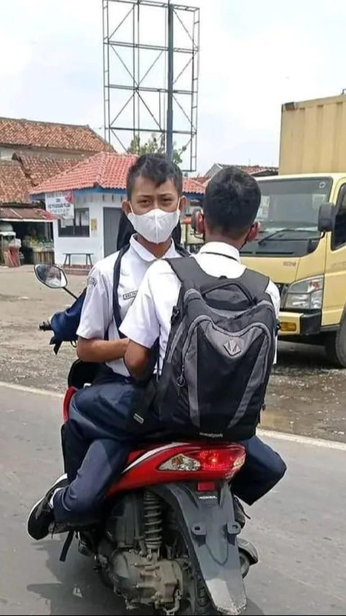 Motor Dilarang Bonceng Tiga for Safety Reasons