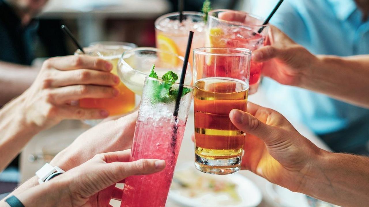 Bahaya Terlalu Sering Minum Es