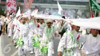 Ratusan orang melakukan long march dari Senayan menuju Bundaran HI, Jakarta, Minggu (16/8/2015). Parade Tauhid yang diikuti berbagai organisasi massa Islam ini digelar dalam rangka mensyukuri kemerdekaan RI yang ke 70 tahun. (Liputan6.com/Faizal Fanani)