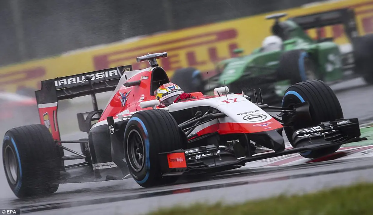 Aksi Jules Bianchi di F1 GP Jepang 2014 sesaat sebelum kecelakaan. (EPA)