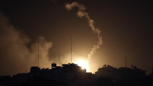 Suar Terangi Langit Malam di Gaza