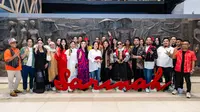 Ketua DPR RI Puan Maharani dalam acara Merah Putih Fashion Week yang digelar Taruna Merah Putih (TMP) yang merupakan organisasi sayap partai dari PDIP di pusat perbelanjaan Sarinah, Jakarta Pusat, Sabtu (25/11/2023). (Foto: Dokumentasi PDIP).