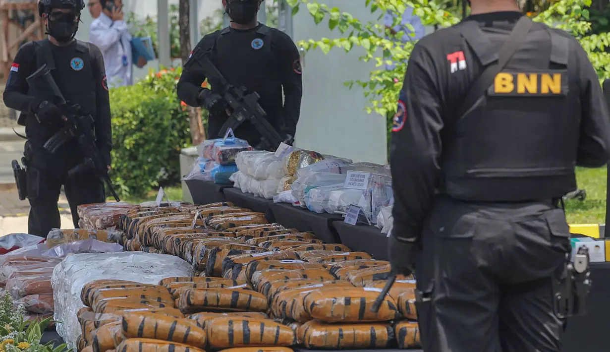 BNN juga membongkar klandestin laboratorium sabu dengan skala home industry kemudian mengamankan vape mengandung narkotika dan obat berbahaya. (merdeka.com/Arie Basuki)